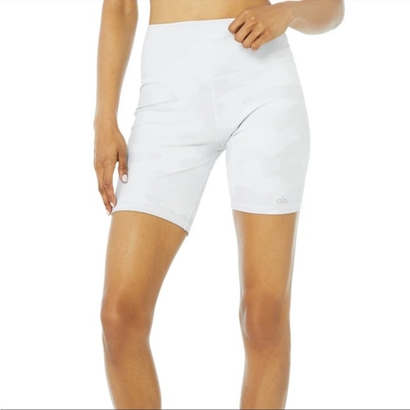 Alo Yoga High-waist Vapor Shorts - EUC - Picture 3 of 3